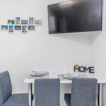 Ema Apartment *