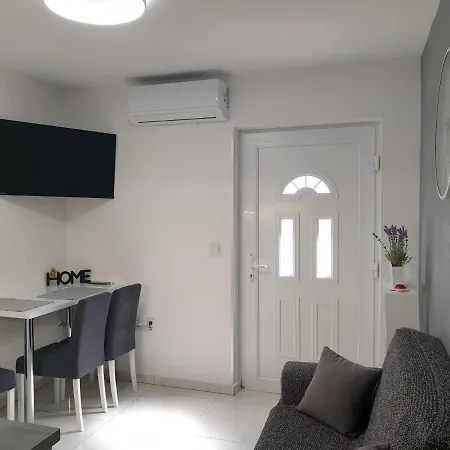 Ema Apartment Zadar