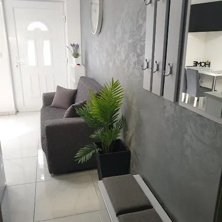 Apartment Ema